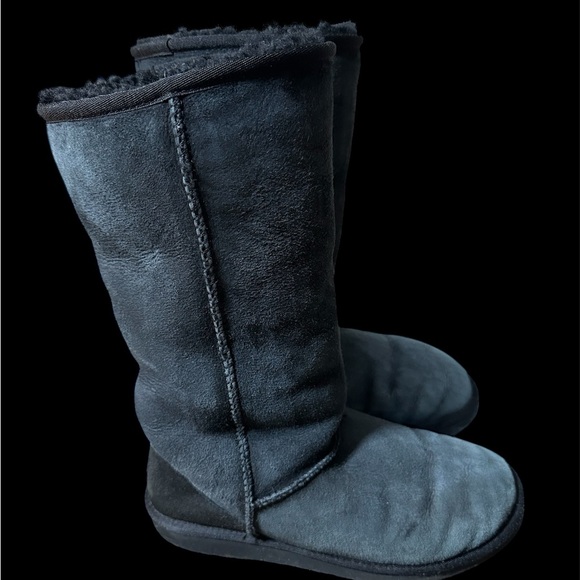 UGG Australia Women's Classic Tall Black Sheepskin Shearling Boots Size 8W - Picture 6 of 16
